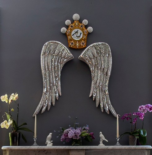 wings with crown cropped300